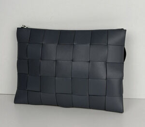 Bottega Veneta Grey Cassette Intrecciato Zip Pouch in Gray Leather S09